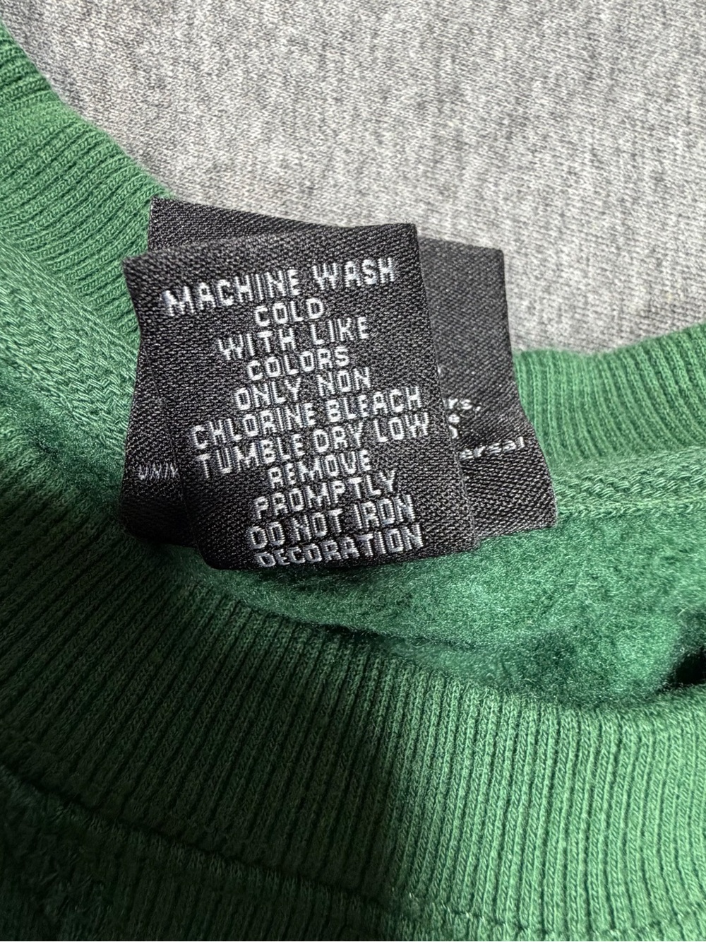 Slytherin Colorblock Crewneck Sweater in Green and White Official Harry Pottwr - Picture 4 of 6